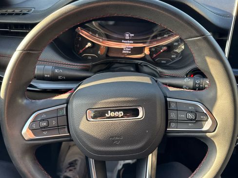 Used 2023 Jeep Compass Trailhawk image 17