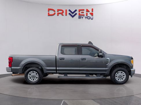Used 2017 Ford F250 XLT w/ XLT Value Package image 6