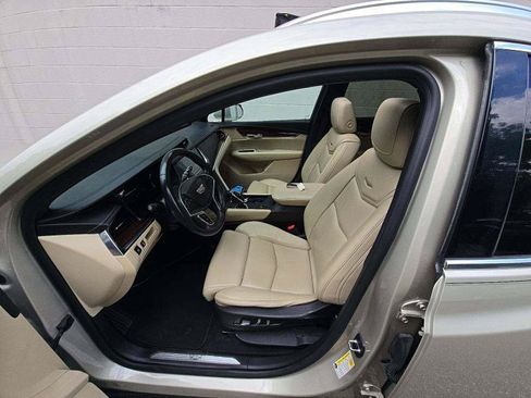 Used 2017 Cadillac XT5 Luxury w/ Driver Awareness Package FWD image 6