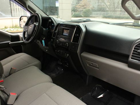 Used 2016 Ford F150 XLT AWD/4WD image 26