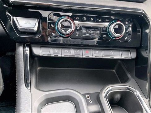 Used 2024 GMC Sierra 2500 AT4 w/ AT4 Premium Plus Package image 37