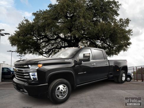 Used 2022 Chevrolet Silverado 3500 High Country image 1
