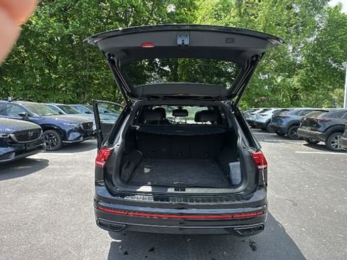 Used 2024 Volkswagen Tiguan SE R-Line AWD/4WD image 38