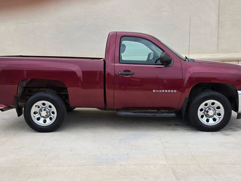 Used 2013 Chevrolet Silverado 1500 W/T w/ LS Package RWD image 2
