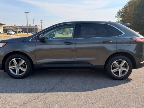 Used 2019 Ford Edge SEL w/ Equipment Group 201A FWD image 6