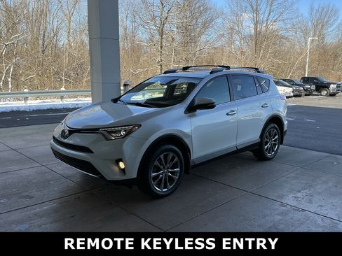 Used 2018 Toyota RAV4 Limited image 3