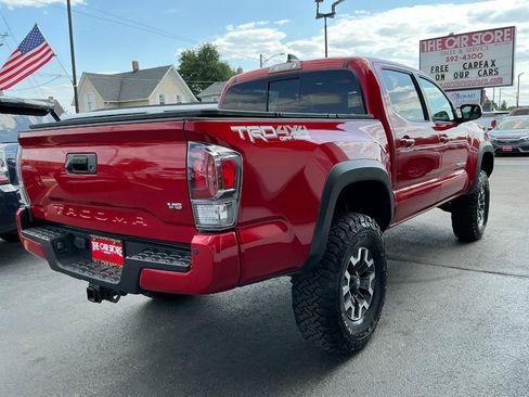 Used 2021 Toyota Tacoma TRD Off-Road w/ TRD Premium Off Road Package AWD/4WD image 4