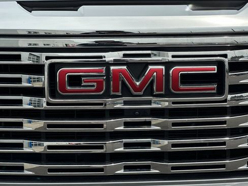 Used 2024 GMC Sierra 1500 Denali w/ Denali Reserve Package AWD/4WD image 39