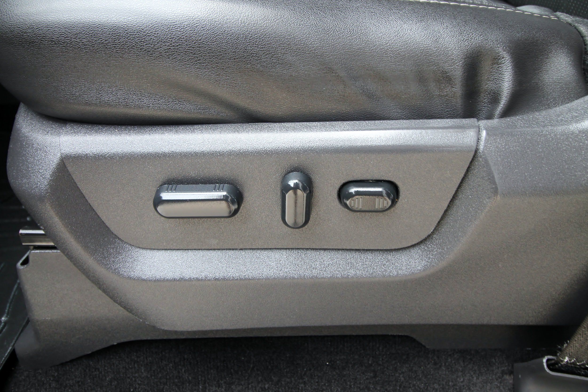 Used 2015 Ford F350 Lariat AWD/4WD image 25