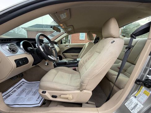 Used 2009 Ford Mustang Coupe RWD image 12