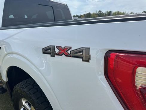 Used 2022 Ford F150 Lariat image 9