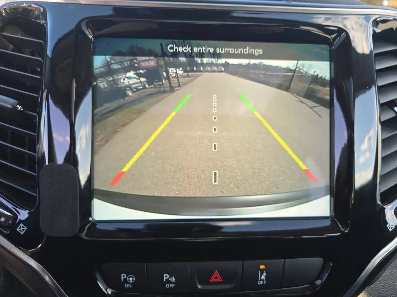 Used 2022 Jeep Cherokee Limited AWD/4WD image 18