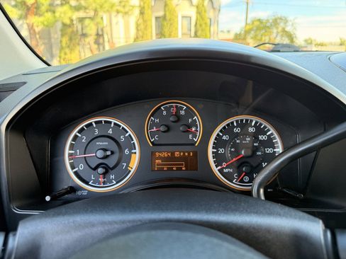 Used 2012 Nissan Titan SV image 27