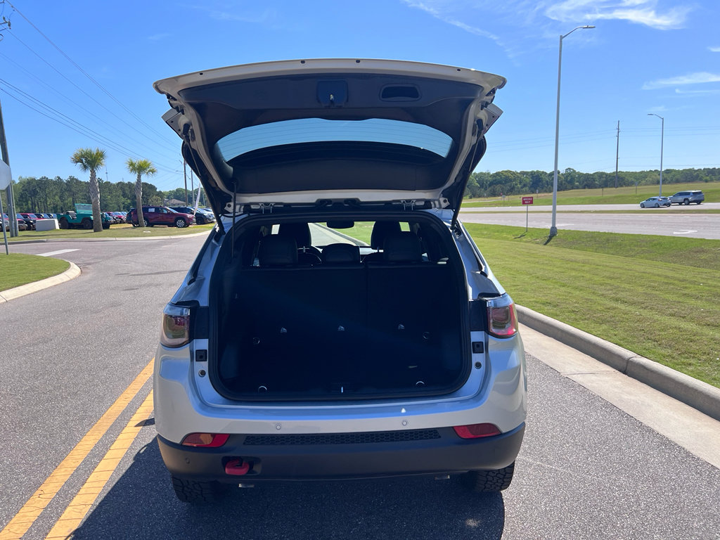 New 2026 Jeep Compass Trailhawk AWD/4WD image 8