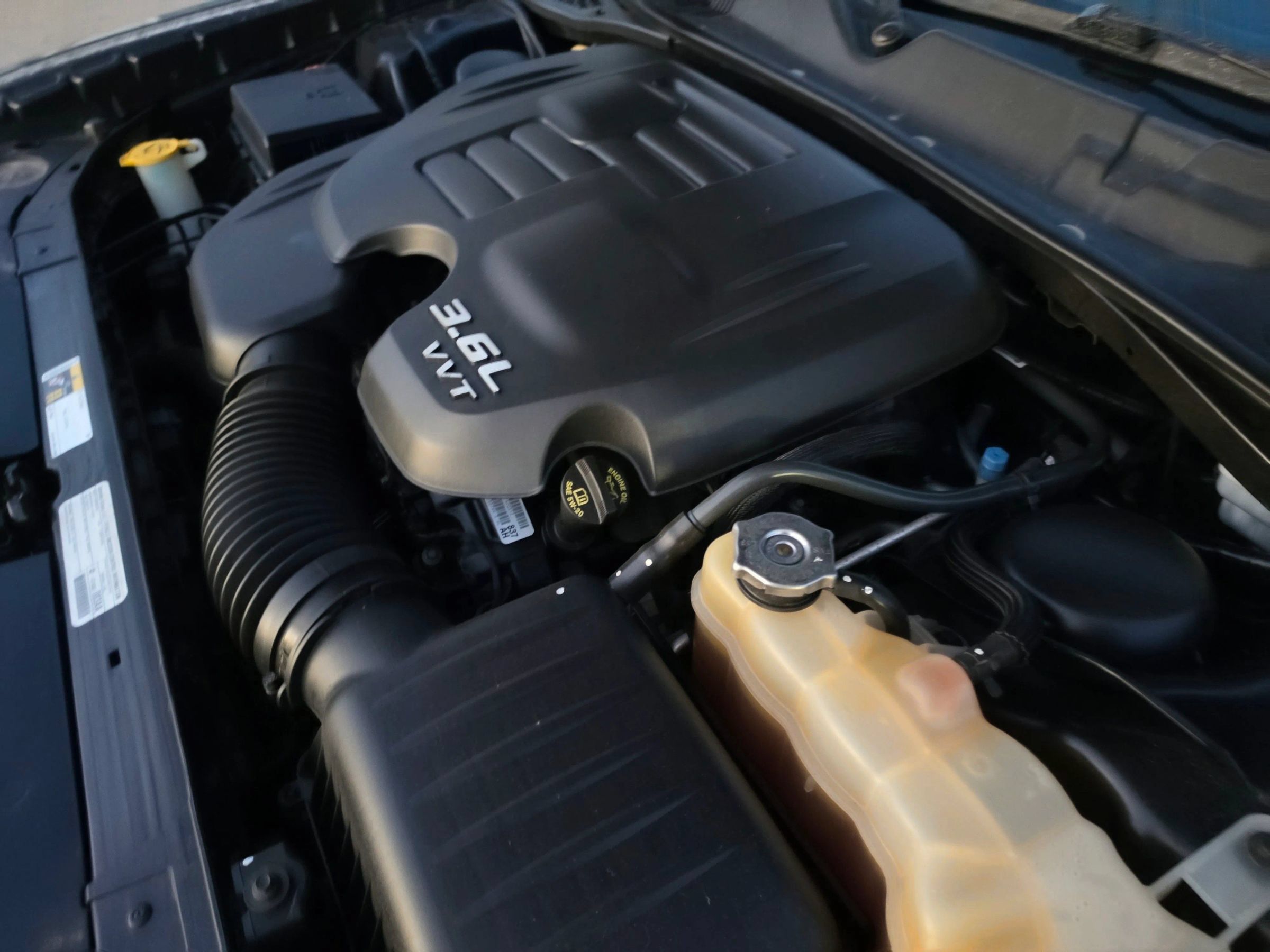 Used 2014 Dodge Challenger SXT RWD image 30