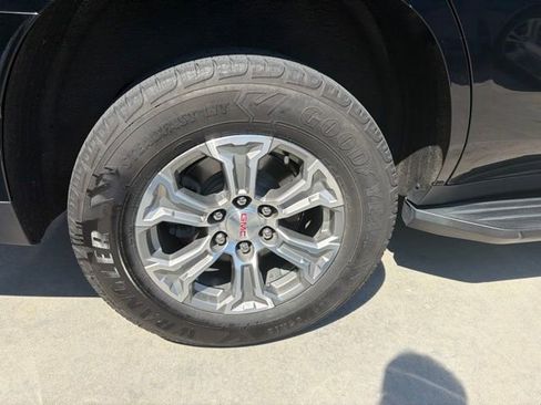 Used 2021 GMC Yukon SLE AWD/4WD image 8