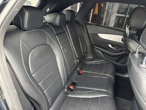 Used 2019 Mercedes-Benz GLC 300 w/ Premium Package image 10