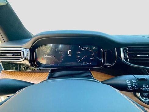 Used 2024 Jeep Grand Wagoneer L Series III image 42