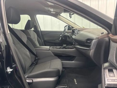 Used 2023 Nissan Rogue SV AWD/4WD image 21