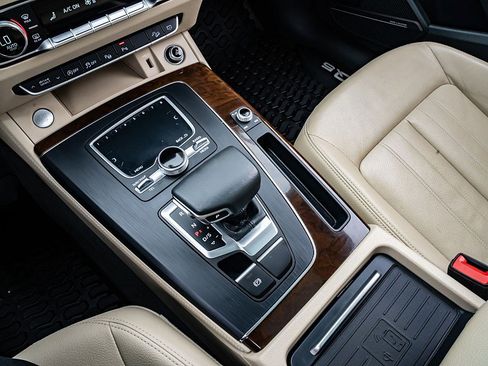 Used 2019 Audi Q5 Prestige w/ Prestige Package AWD/4WD image 27