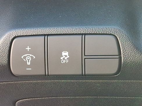 Certified 2025 Hyundai Elantra Sport image 24