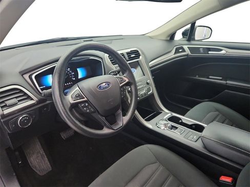 Used 2020 Ford Fusion SE image 10