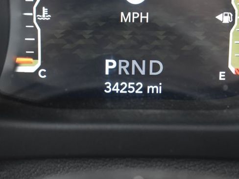Used 2021 Jeep Wrangler Unlimited Rubicon w/ Cold Weather Group AWD/4WD image 32