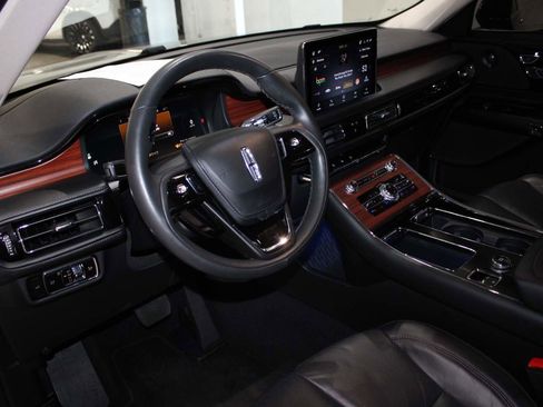 Used 2024 Lincoln Aviator Reserve w/ Equipment Group 201A image 9