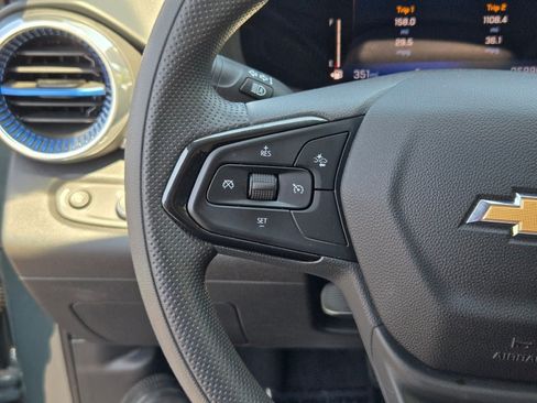 Certified 2025 Chevrolet Trax LT FWD image 28