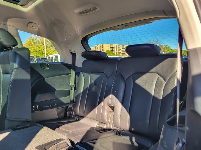 Used 2018 Audi Q7 3.0T Prestige w/ Prestige Package AWD/4WD image 12