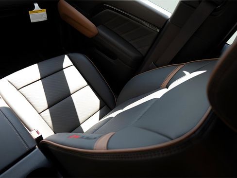 New 2026 GMC Canyon AT4 w/ Technology Plus Package image 27