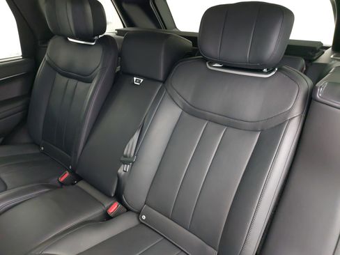 Used 2024 Land Rover Range Rover Autobiography image 16