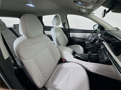Used 2025 Hyundai Tucson SE FWD image 17