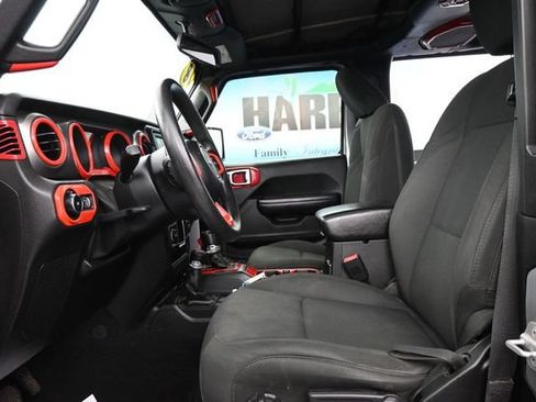 Used 2018 Jeep Wrangler Sport AWD/4WD image 9