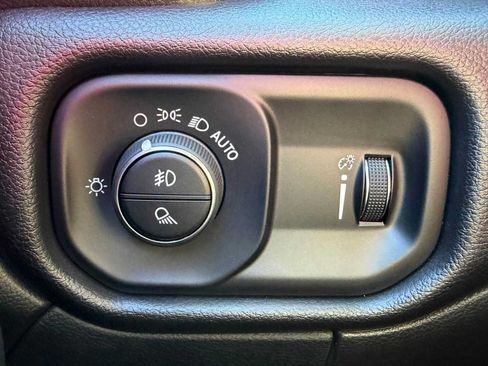 Used 2025 RAM 2500 Tradesman w/ Chrome Appearance Group AWD/4WD image 15