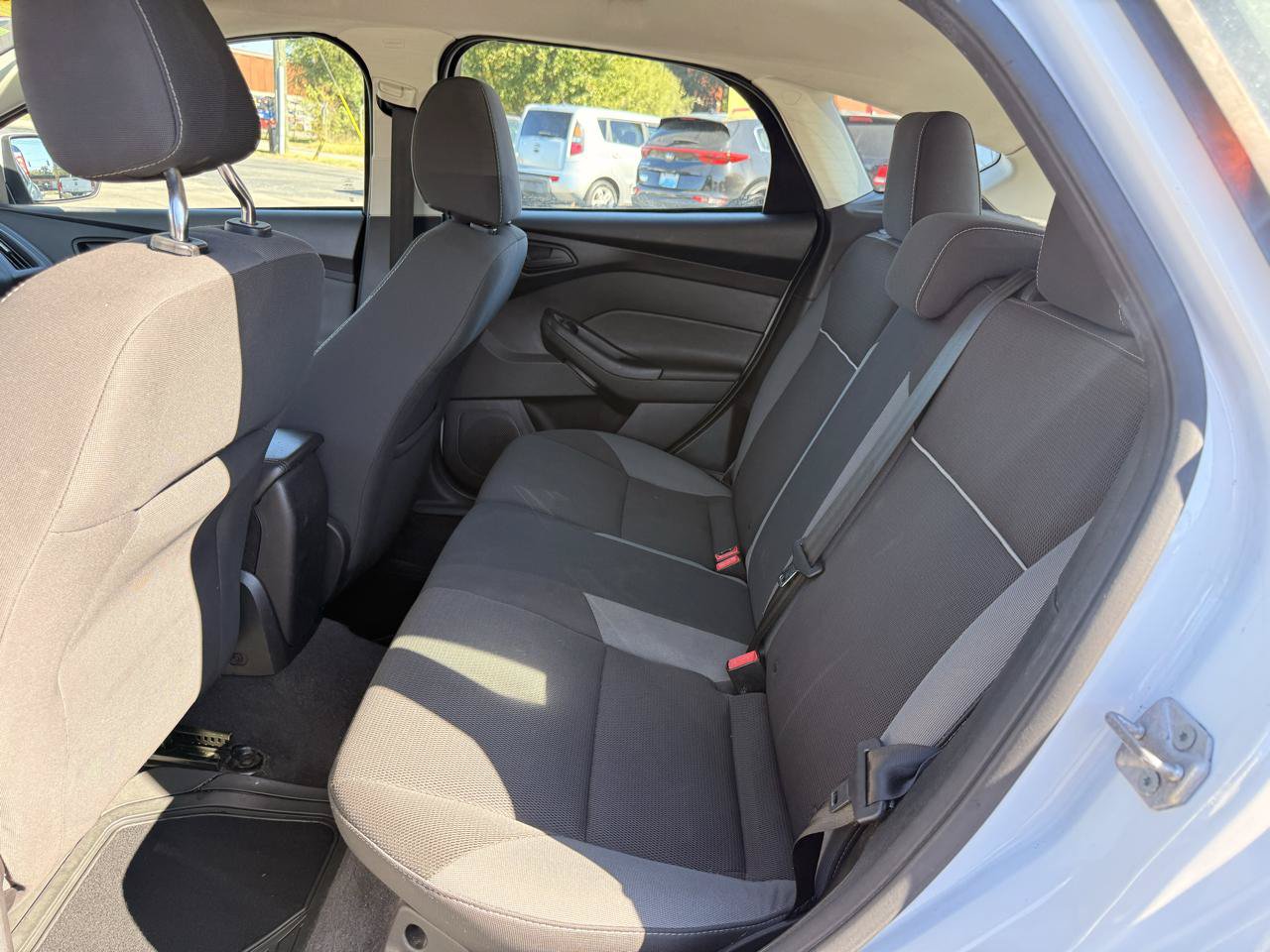 Used 2012 Ford Focus SE FWD image 10