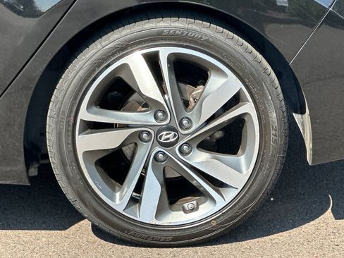 Used 2016 Hyundai Elantra Limited w/ Option Group 04 FWD image 23