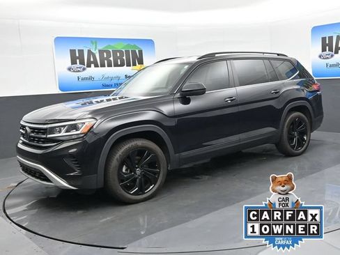 Used 2023 Volkswagen Atlas SE w/ Black Wheel Package FWD image 1