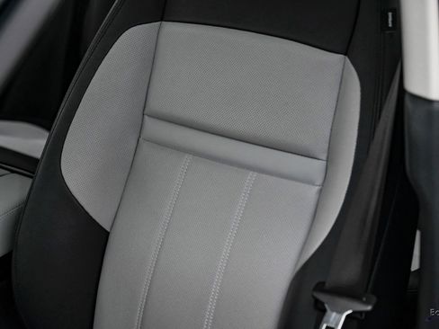 Used 2024 Land Rover Range Rover Evoque Dynamic SE image 36