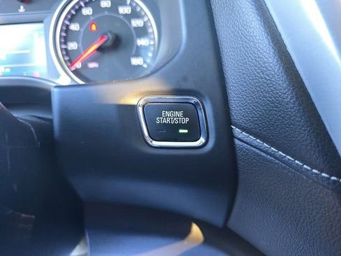 Used 2023 GMC Acadia SLE FWD image 25