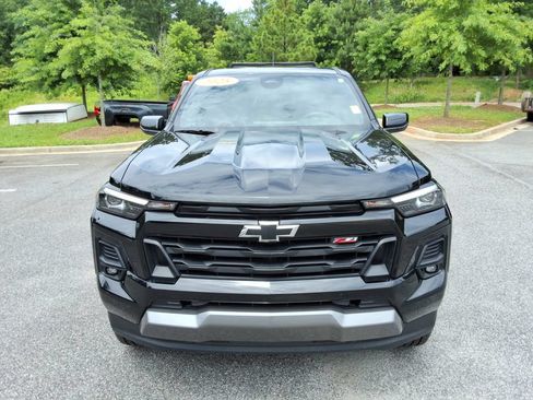 Certified 2025 Chevrolet Colorado Z71 w/ Midnight Edition AWD/4WD image 2