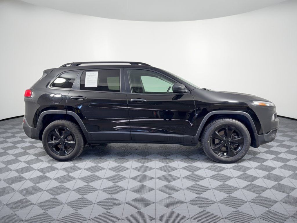 Used 2017 Jeep Cherokee Sport AWD/4WD image 8