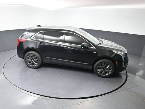 Used 2019 Cadillac XT5 Luxury w/ LPO, Black Ice Package AWD/4WD image 15