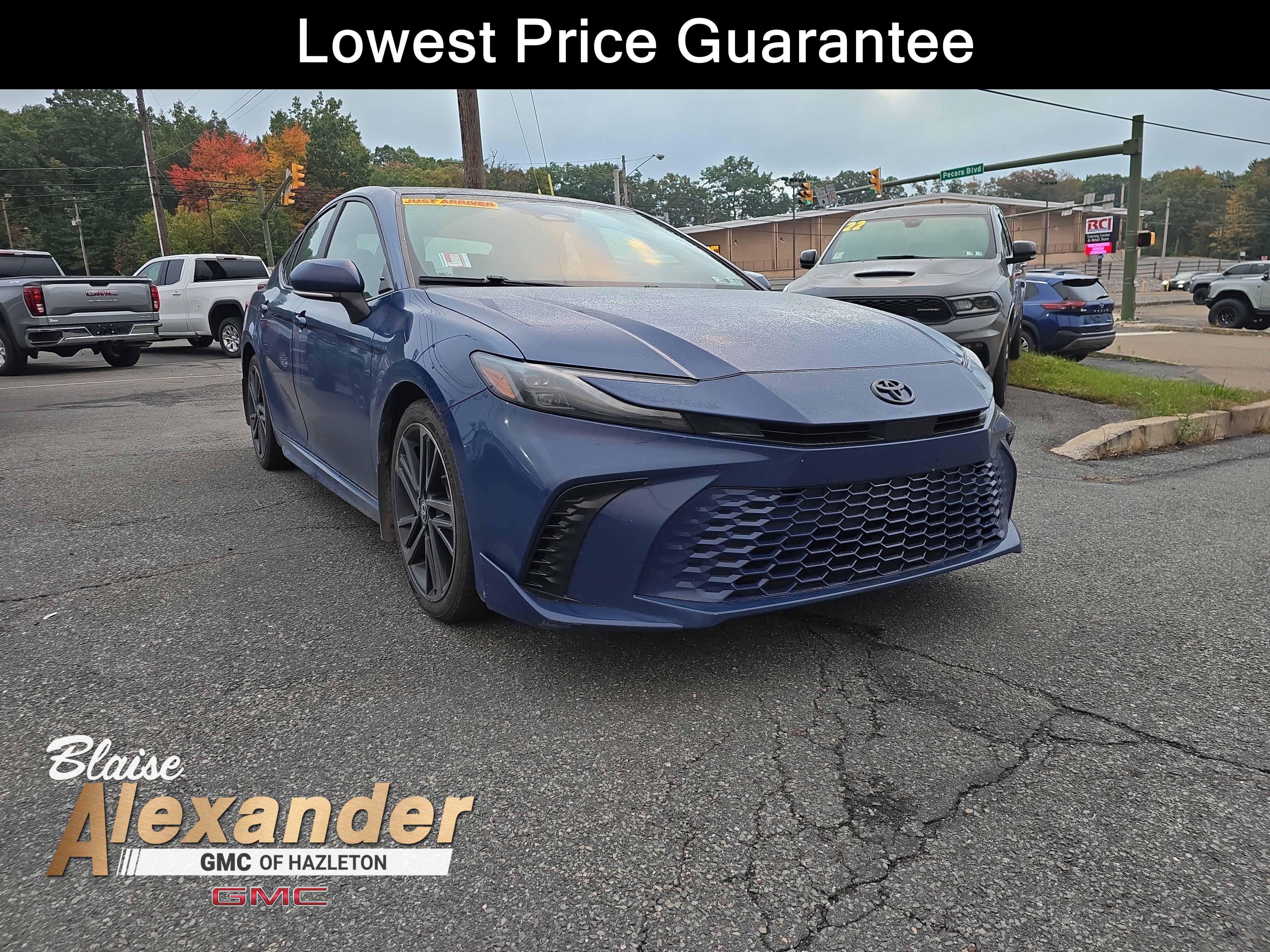 Used 2025 Toyota Camry XSE FWD image 1