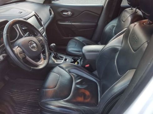 Used 2015 Jeep Cherokee Limited image 11