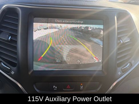 Used 2021 Jeep Cherokee Latitude Lux w/ Comfort/Convenience Group image 20