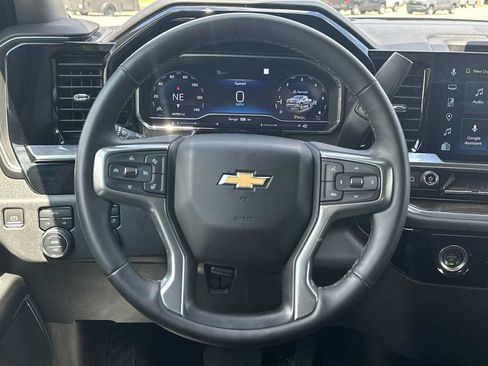 Used 2023 Chevrolet Silverado 1500 LT AWD/4WD image 25