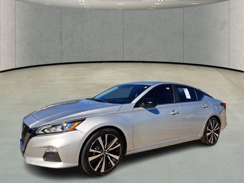 Used 2022 Nissan Altima 2.5 SR image 1