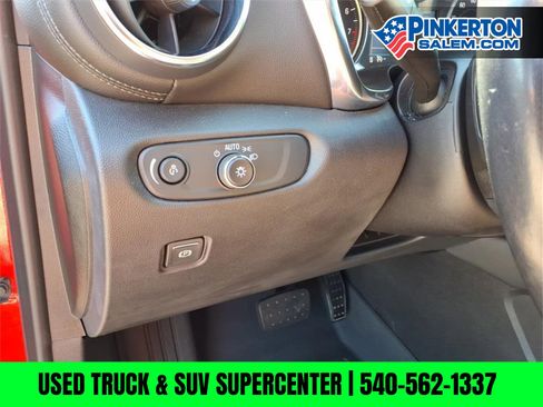 Used 2020 Chevrolet Blazer LT image 17