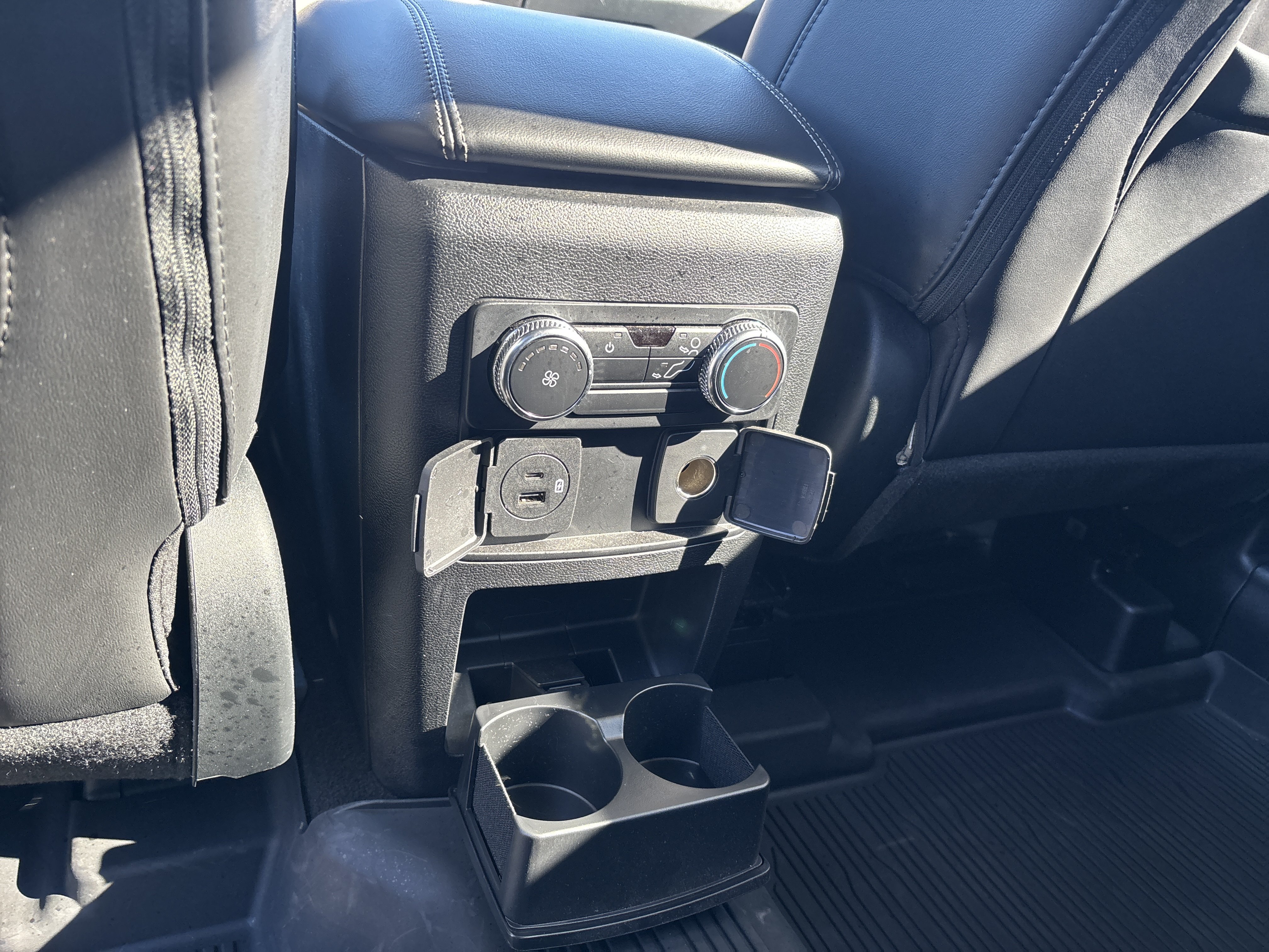 Used 2022 Ford Explorer XLT w/ Equipment Group 202A AWD/4WD image 26